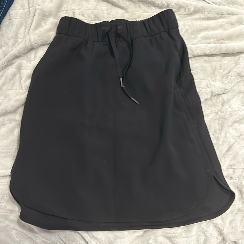 Lululemon black skirt